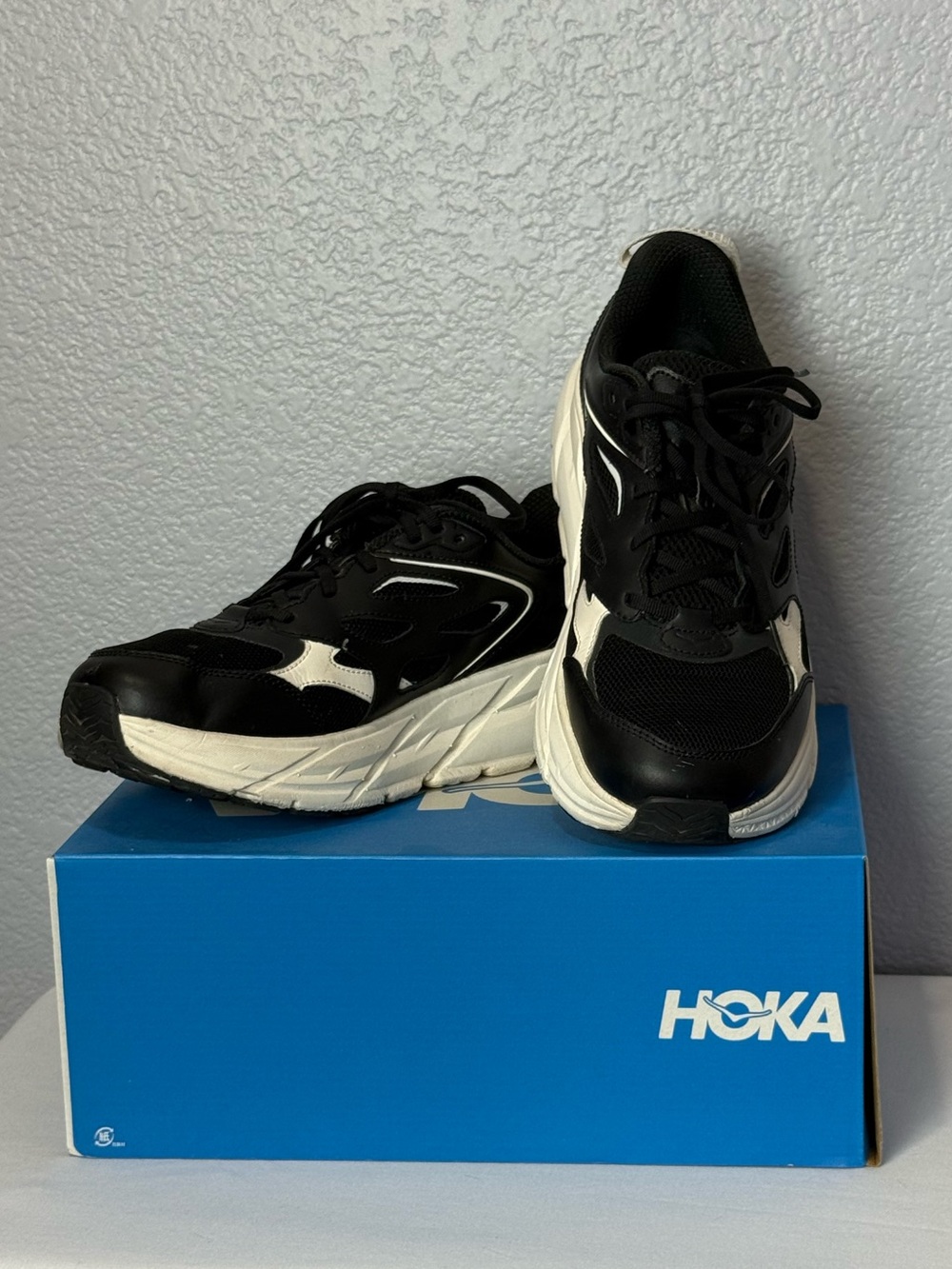Hoka Men's Black and White Athletic Running Shoes